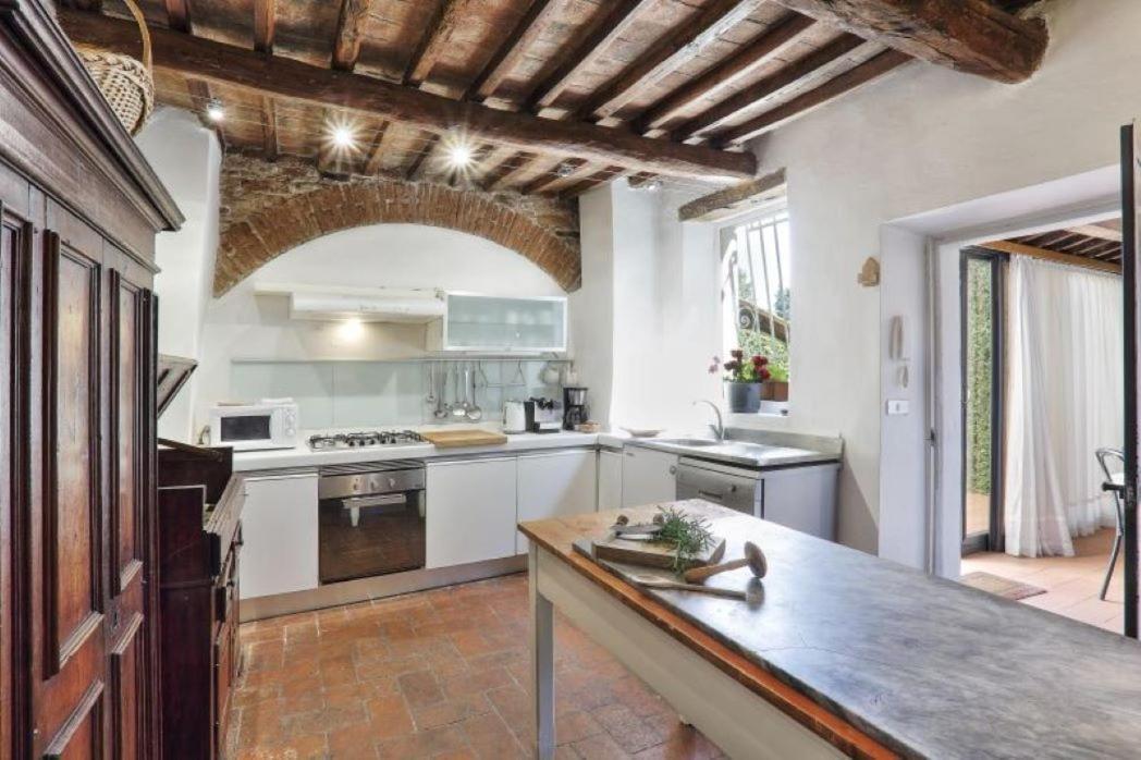 Villa in Private Estate,shared Pool,parking,3km to Ponte Vecchio Florencia Exterior foto