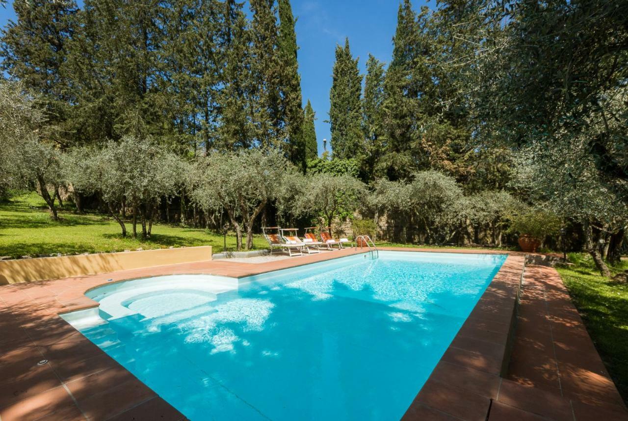 Villa in Private Estate,shared Pool,parking,3km to Ponte Vecchio Florencia Exterior foto